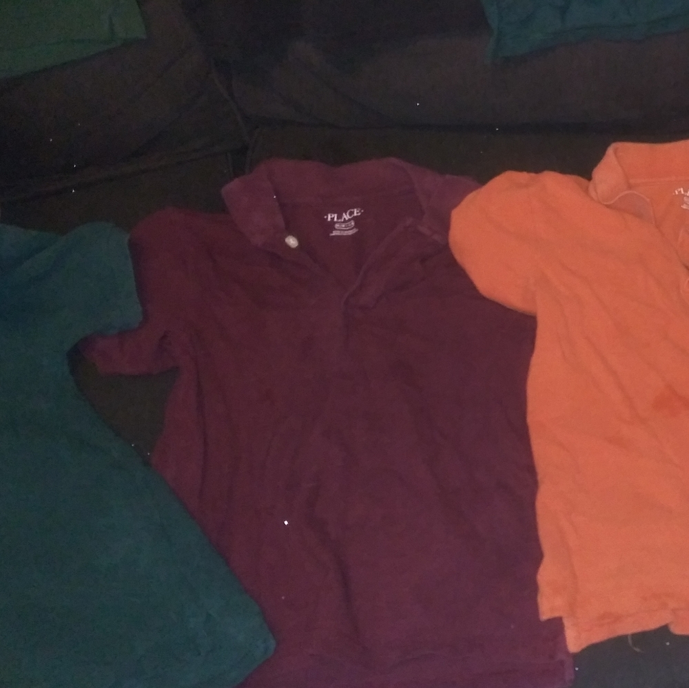 13 children place school shirts 7/8 size